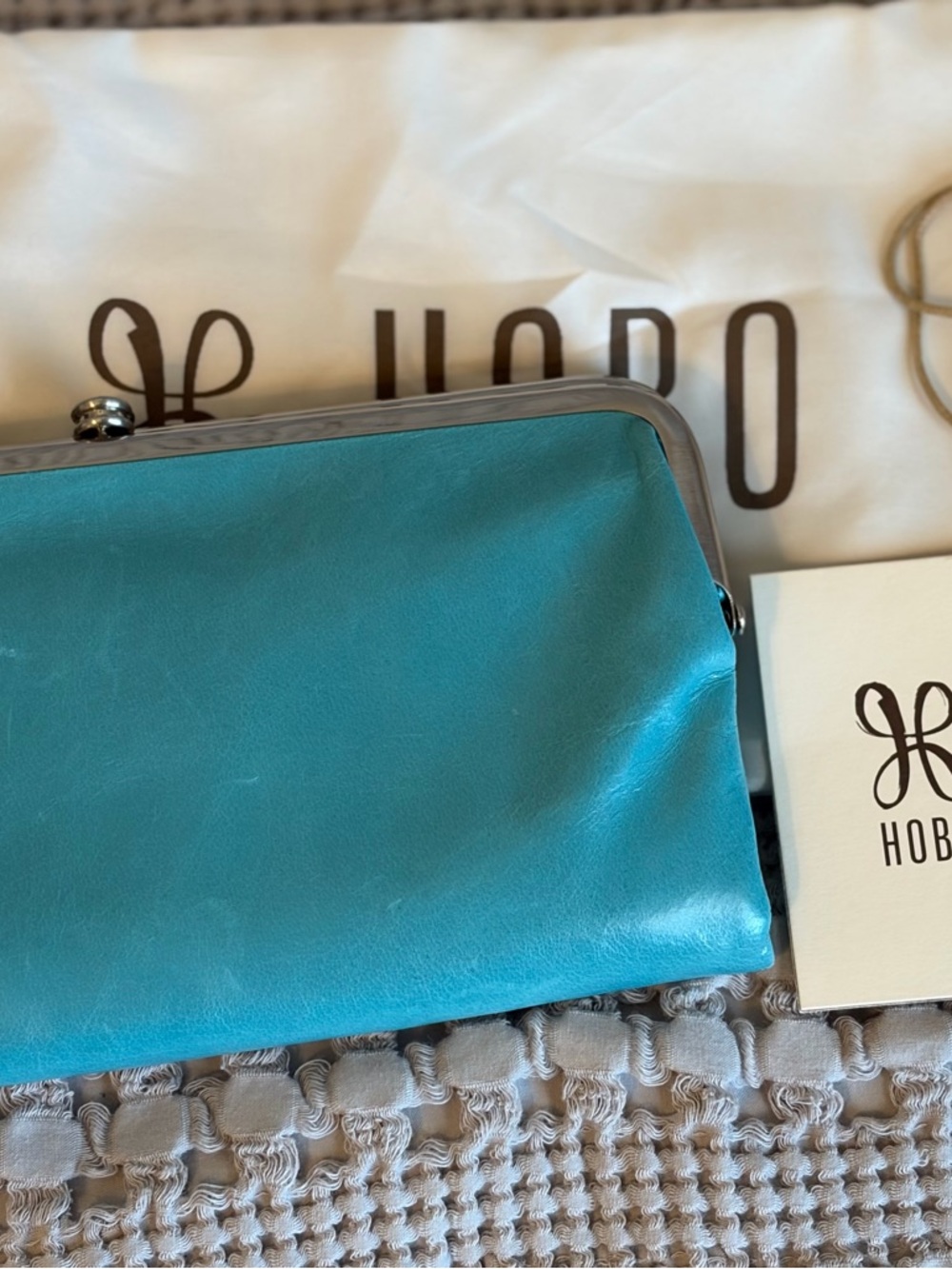 EUC Hobo Lauren clutch-wallet in turquoise. - Picture 5 of 7